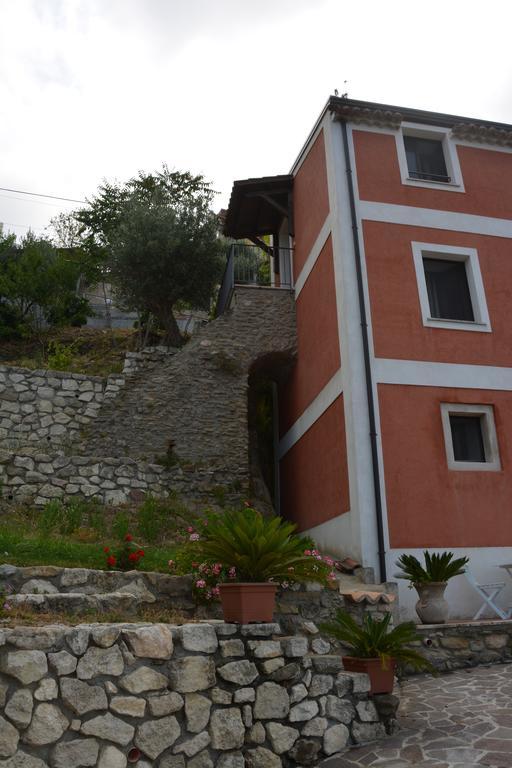 B&B La Casa Rossa Paola Exterior photo